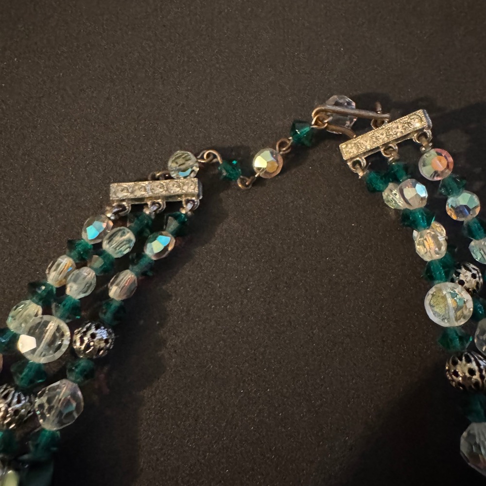 Vintage Green Beaded Necklace Aurora Borealis Crystal Statement Bib - Picture 3 of 3